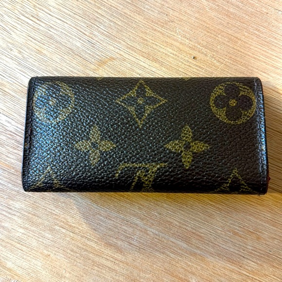 LOUIS VUITTON monogram Keychain w/card holder. Authentic markings. - Picture 2 of 9